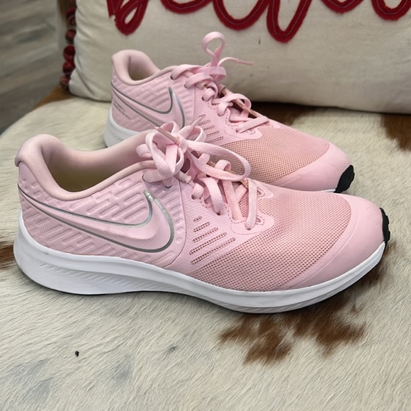 Youth pink Star Runners.  Size Y4.  Worn once. - Picture 2 of 8